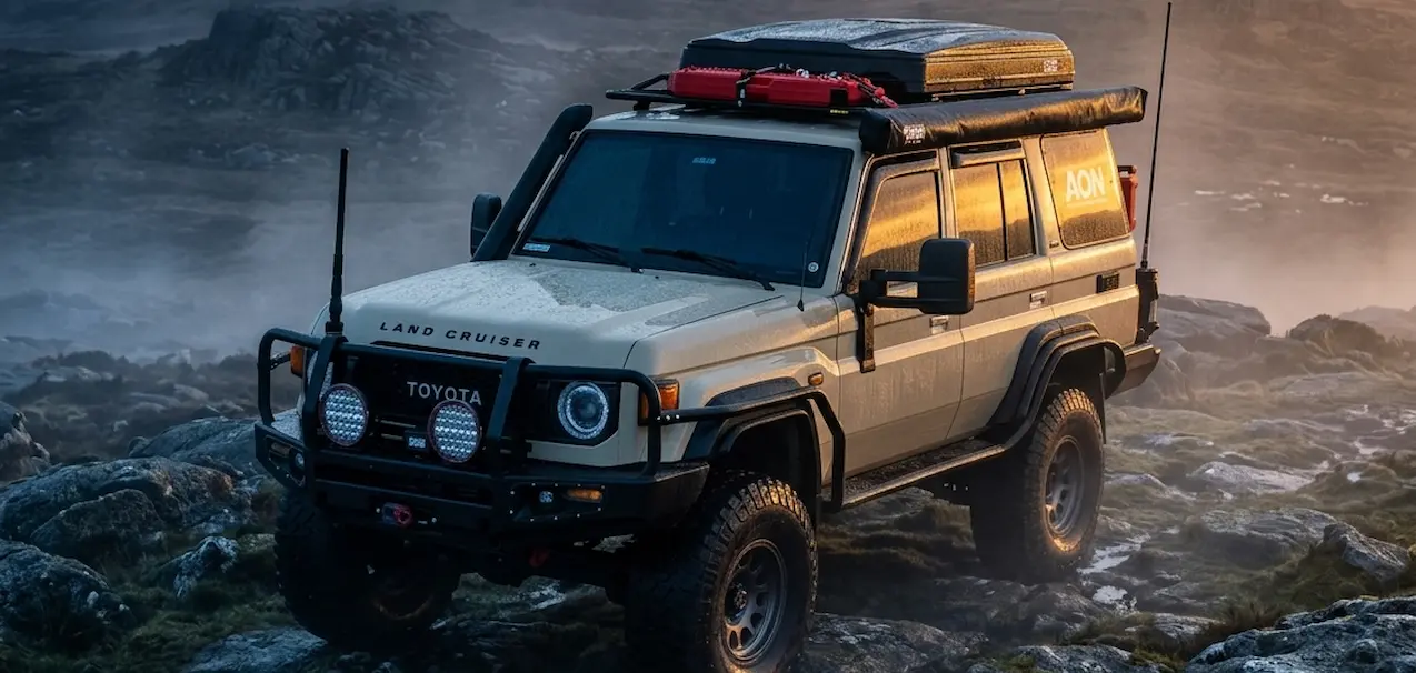 Land Cruiser equipado con accesorios AON 4WD en terreno off-road